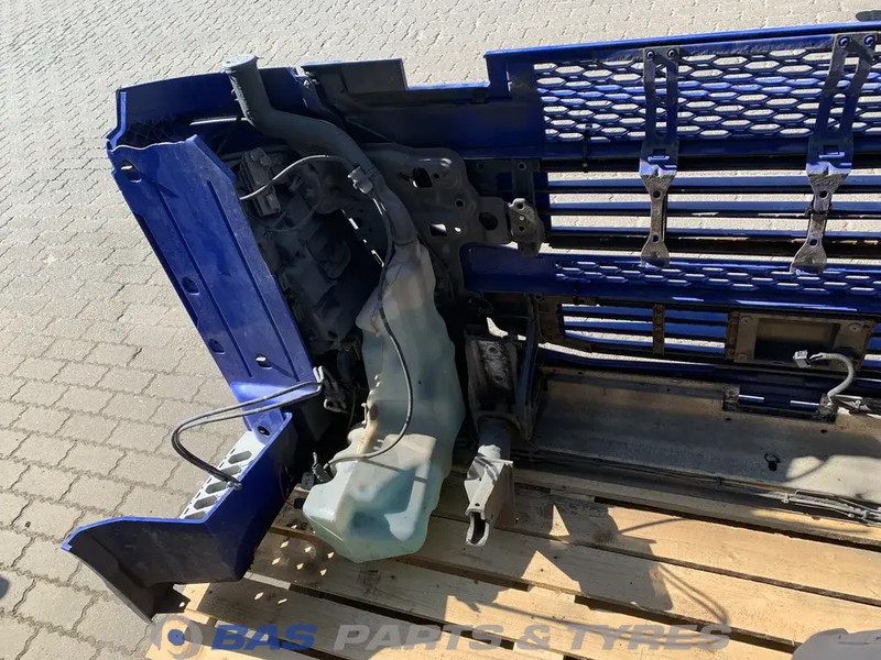 Volvo FH4 Bumper Volvo 84049560 - Bumper for Truck: picture 4 Volvo FH4 Bumper Volvo 84049560 - Bumper for Truck: picture 4