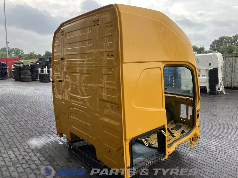 Volvo FH4 Volvo Globetrotter XL L2H3 82271702 - Cab and interior for Truck: picture 3 Volvo FH4 Volvo Globetrotter XL L2H3 82271702 - Cab and interior for Truck: picture 3