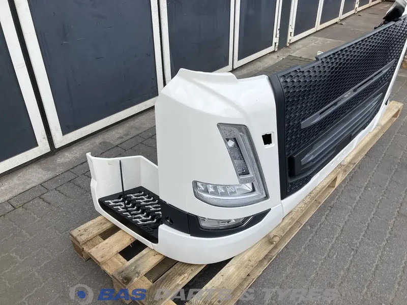 Volvo FM5 - Bumper for Truck: picture 3 Volvo FM5 - Bumper for Truck: picture 3