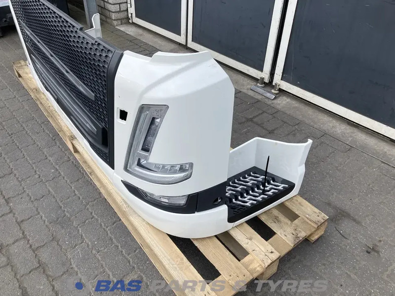 Volvo FM5 - Bumper for Truck: picture 2 Volvo FM5 - Bumper for Truck: picture 2