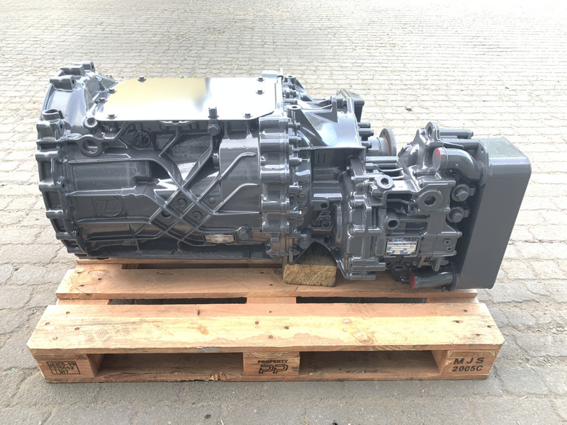 ZF XF106 DAF 12TX2211 TD TraXon Versnellingsbak 2021010R - Gearbox for Truck: picture 1 ZF XF106 DAF 12TX2211 TD TraXon Versnellingsbak 2021010R - Gearbox for Truck: picture 1
