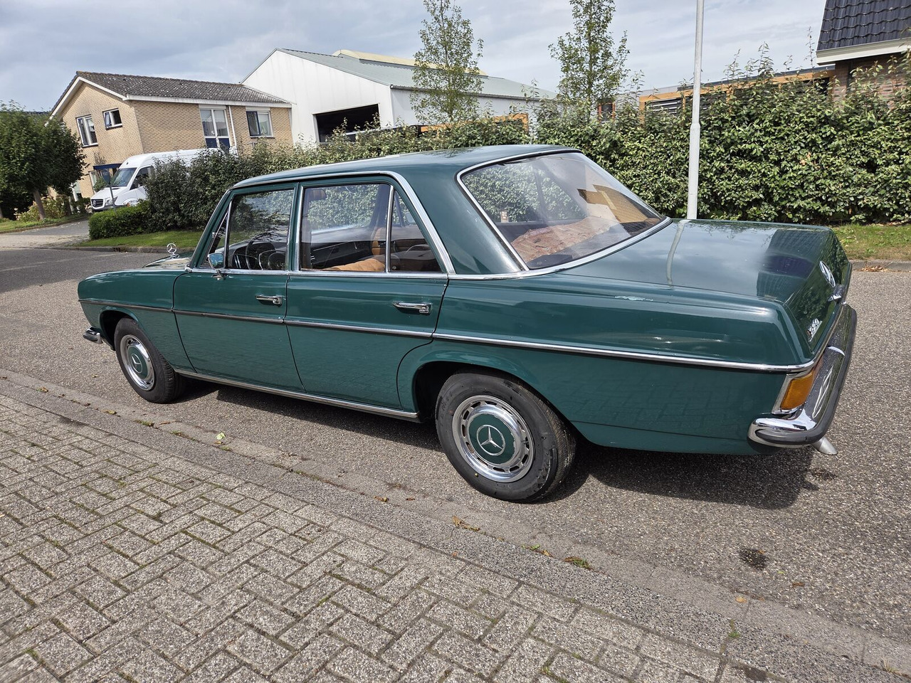 Car Mercedes-Benz 220 (W115) auto: picture 8 Car Mercedes-Benz 220 (W115) auto: picture 8