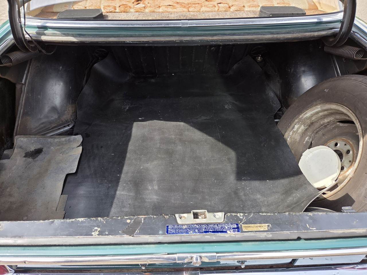 Car Mercedes-Benz 220 (W115) auto: picture 16 Car Mercedes-Benz 220 (W115) auto: picture 16