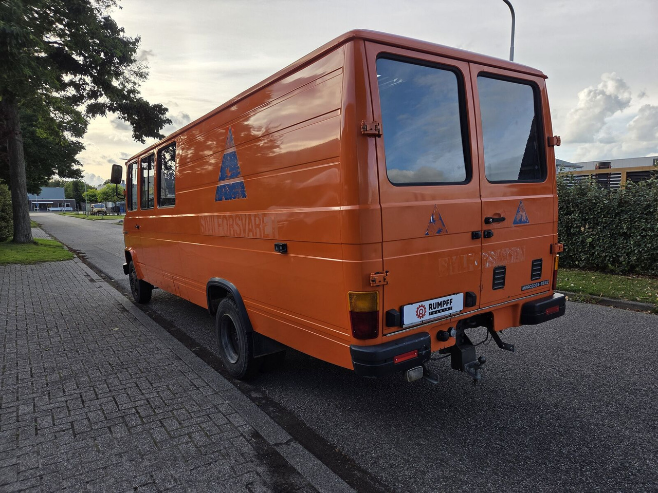 Mercedes-Benz L 608 D dubbel cabine (26700 km) goederen en personen bestelwagen - Passenger van: picture 5 Mercedes-Benz L 608 D dubbel cabine (26700 km) goederen en personen bestelwagen - Passenger van: picture 5
