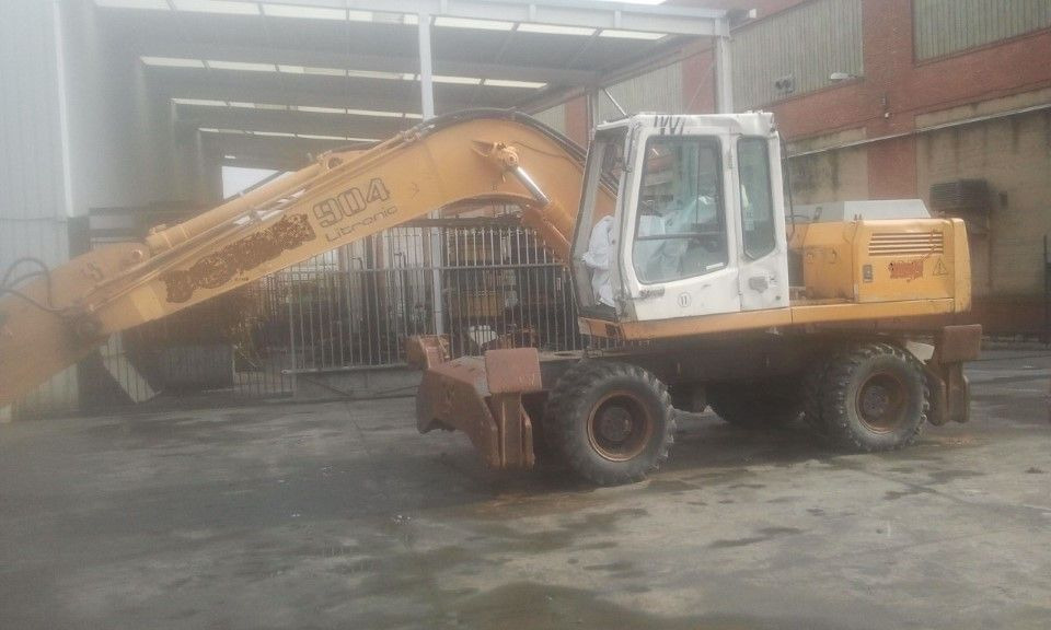 LIEBHERR A904LI S/N: 666-6005 (1998) - Wheel excavator: picture 1 LIEBHERR A904LI S/N: 666-6005 (1998) - Wheel excavator: picture 1