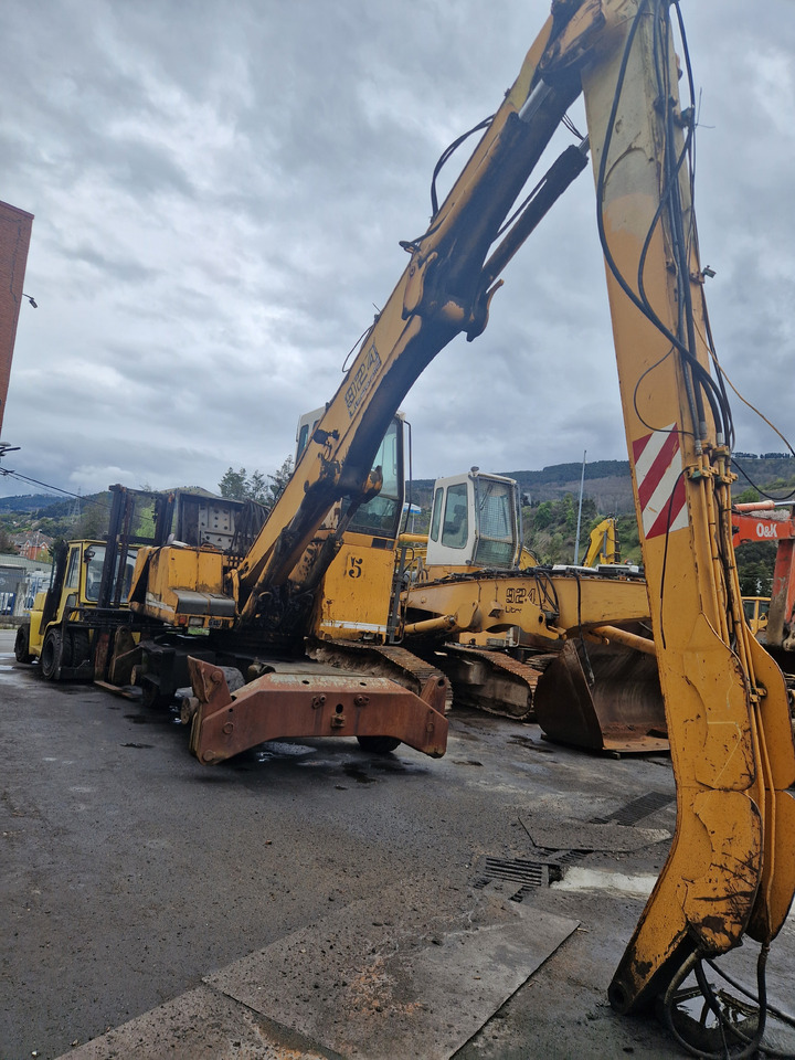 LIEBHERR A924C 675-10581 (2002) - Waste/ Industry handler: picture 3 LIEBHERR A924C 675-10581 (2002) - Waste/ Industry handler: picture 3