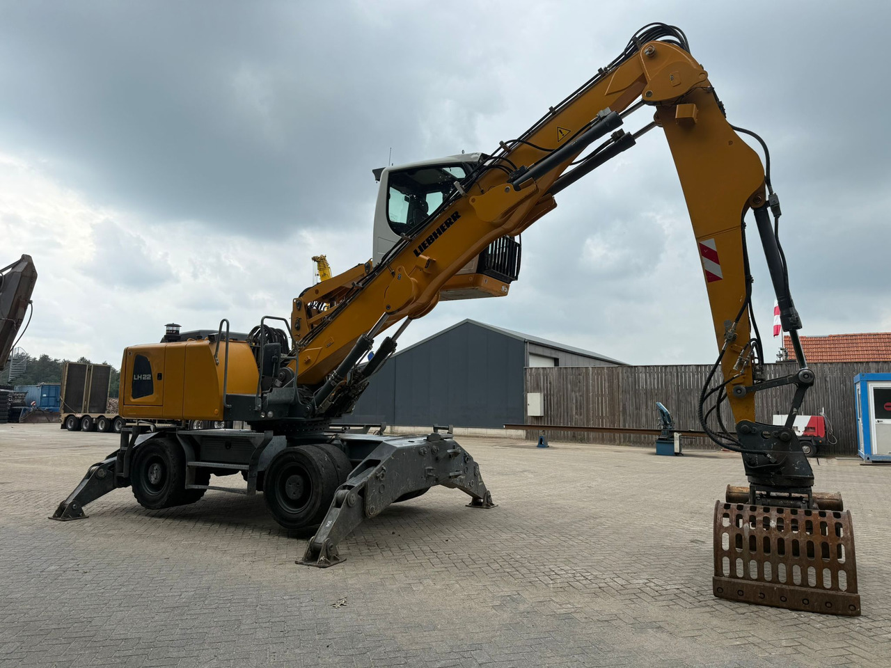 LIEBHERR LH22M - Waste/ Industry handler: picture 4 LIEBHERR LH22M - Waste/ Industry handler: picture 4