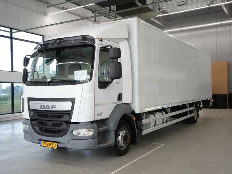 DAF LF 250 FA 12t, Gesloten Bak, Laadklep 1,5t, New Tacho - Box truck: picture 1 DAF LF 250 FA 12t, Gesloten Bak, Laadklep 1,5t, New Tacho - Box truck: picture 1