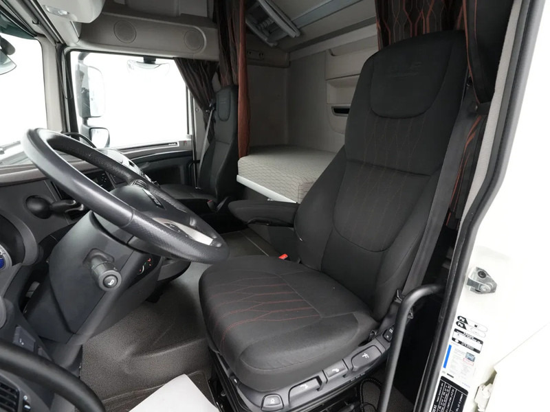 Tractor unit DAF XF 480 FT Super Space Cab, 2x Tanks: picture 13 Tractor unit DAF XF 480 FT Super Space Cab, 2x Tanks: picture 13