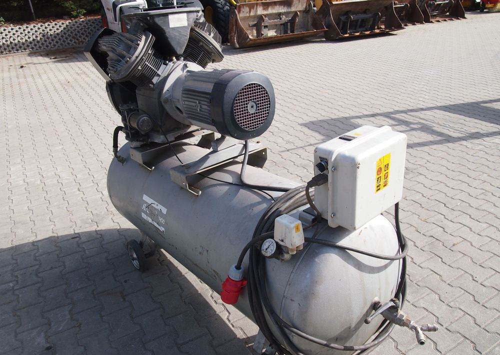 Wyposażenie Atlas Copco Atlas Copco LF 9 Kompresor sprężarka Atlas Copco 500l 10bar - Attachment: picture 4 Wyposażenie Atlas Copco Atlas Copco LF 9 Kompresor sprężarka Atlas Copco 500l 10bar - Attachment: picture 4