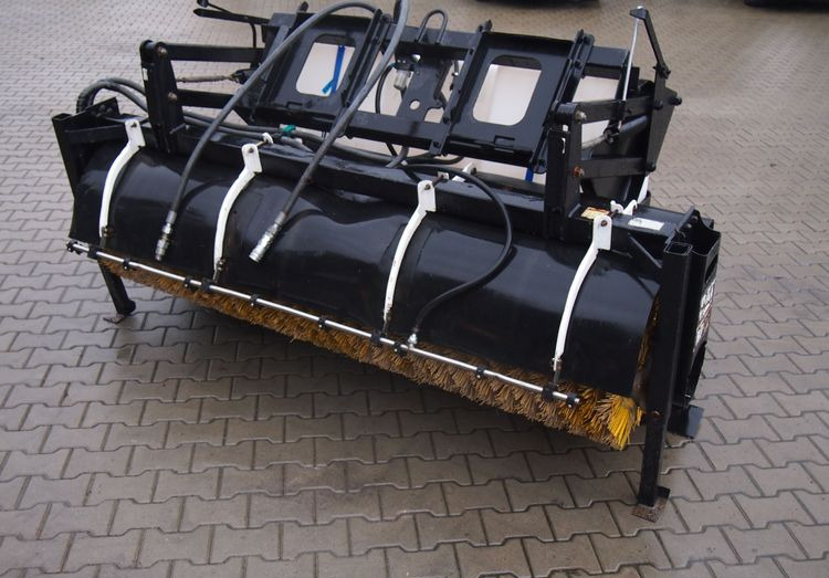 Zamiatarka Catepillar Bp22 2010 Zmiatarka CAT - Broom: picture 3 Zamiatarka Catepillar Bp22 2010 Zmiatarka CAT - Broom: picture 3