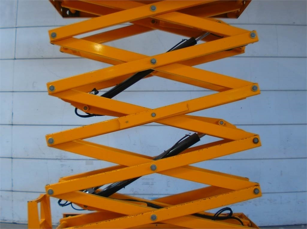 Scissor lift Haulotte Compact 12: picture 8