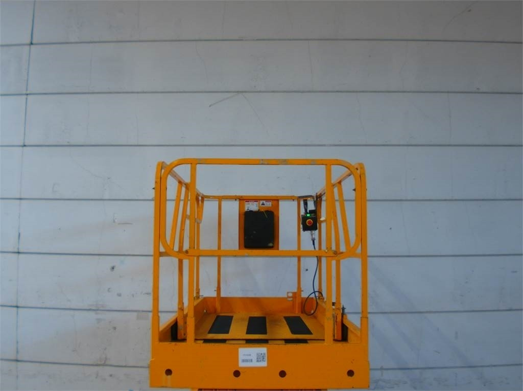 Scissor lift Haulotte Compact 12: picture 10