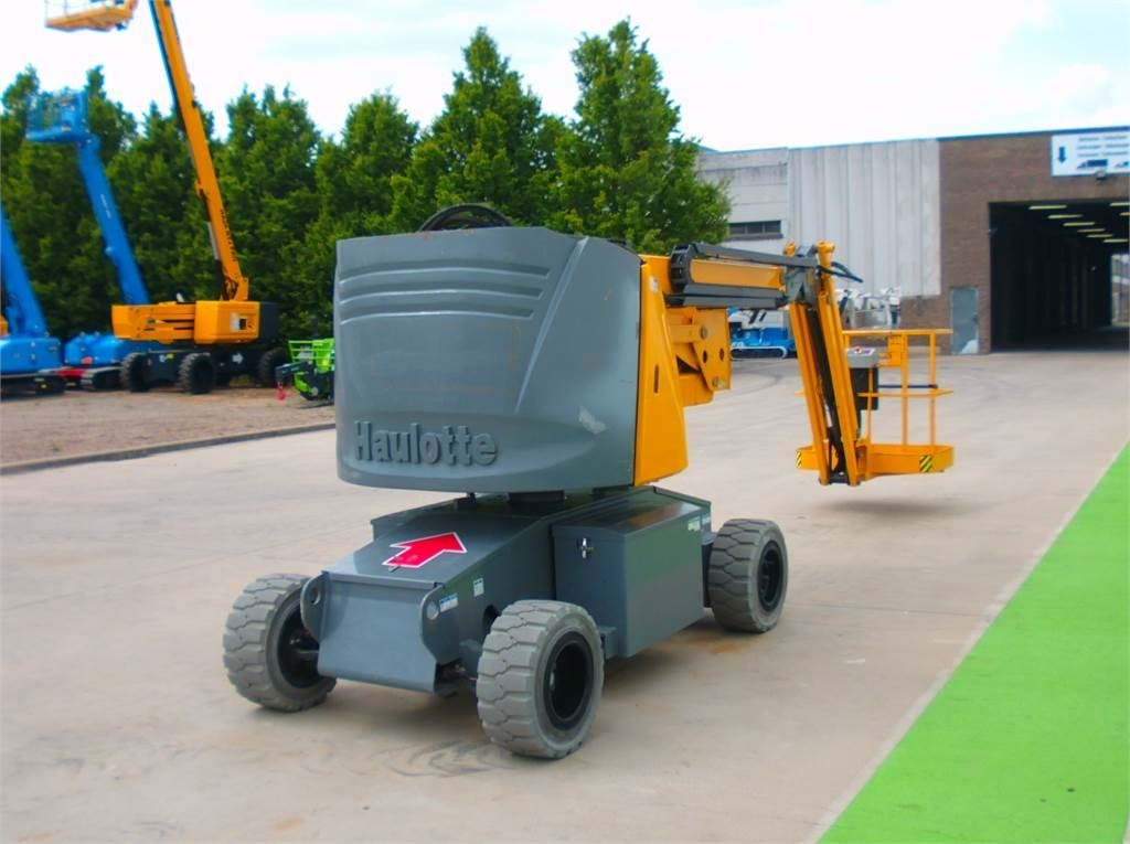 Haulotte HA15IP - Articulated boom: picture 4 Haulotte HA15IP - Articulated boom: picture 4