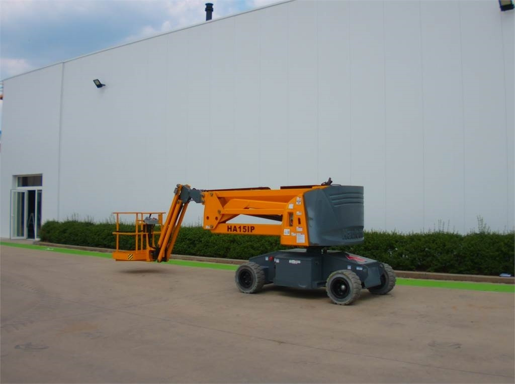 Haulotte HA15IP - Articulated boom: picture 3 Haulotte HA15IP - Articulated boom: picture 3
