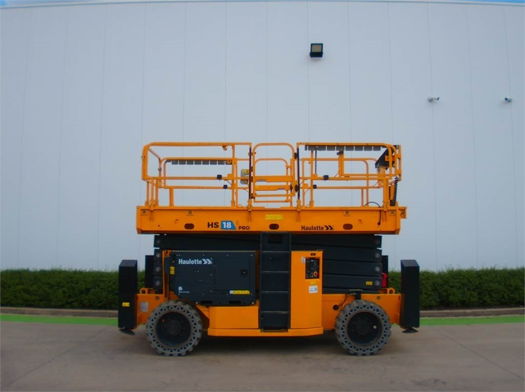 Haulotte HS18E PRO - Scissor lift: picture 1 Haulotte HS18E PRO - Scissor lift: picture 1