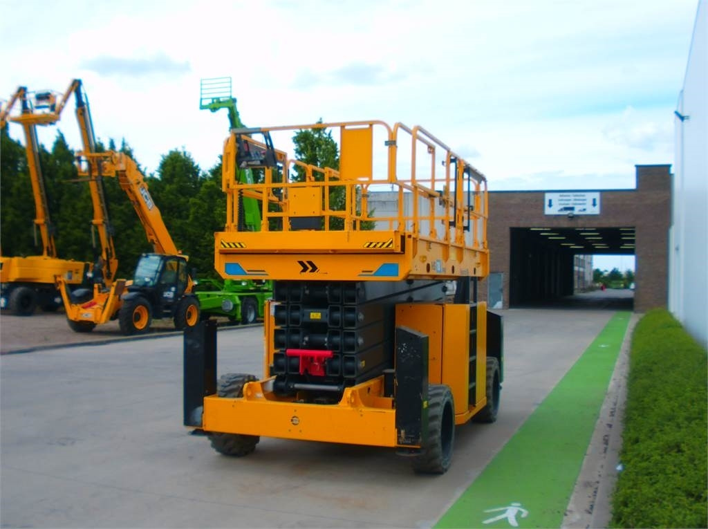 Haulotte HS18E PRO - Scissor lift: picture 3 Haulotte HS18E PRO - Scissor lift: picture 3