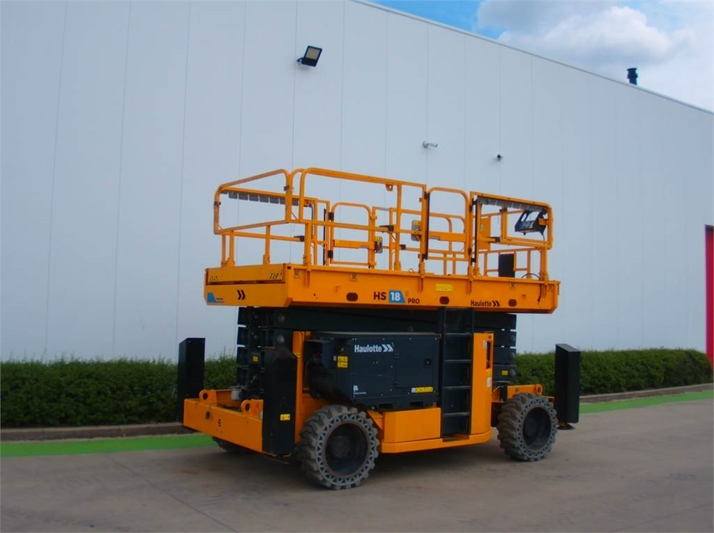 Haulotte HS18E PRO - Scissor lift: picture 2 Haulotte HS18E PRO - Scissor lift: picture 2