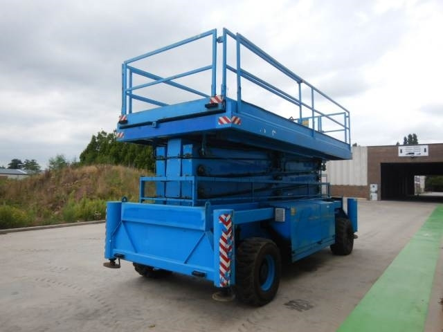 Holland Lift M250DL27 - Scissor lift: picture 4 Holland Lift M250DL27 - Scissor lift: picture 4