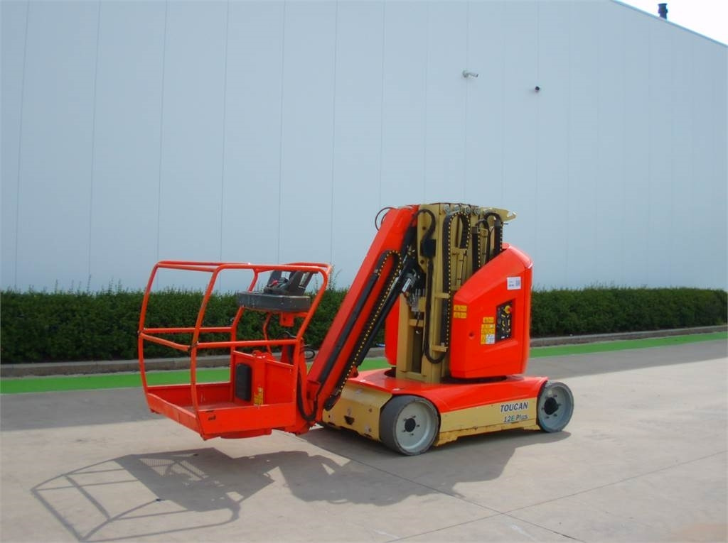 JLG Toucan 12E+ - Vertical mast lift: picture 2 JLG Toucan 12E+ - Vertical mast lift: picture 2