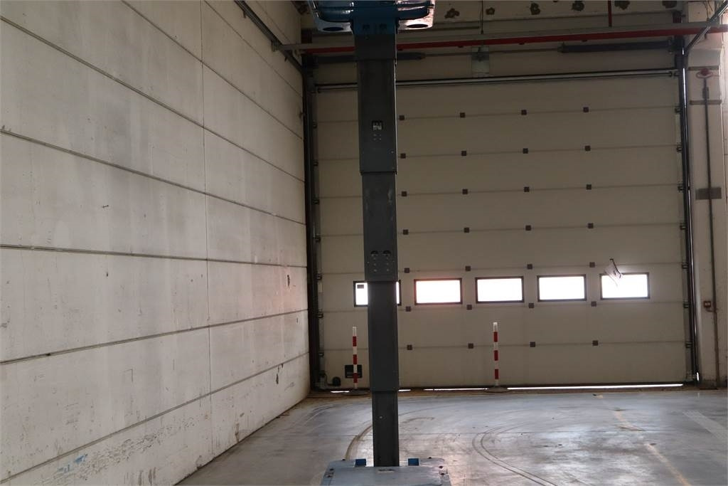Vertical mast lift SkyJack SJ16: picture 8