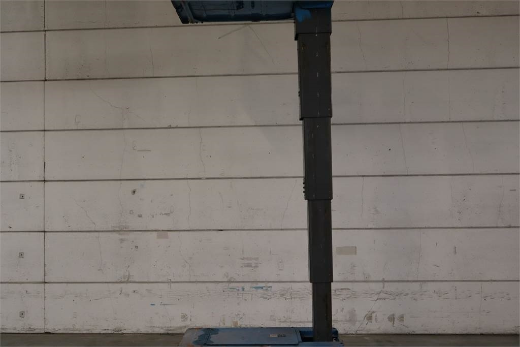 Vertical mast lift SkyJack SJ16: picture 7