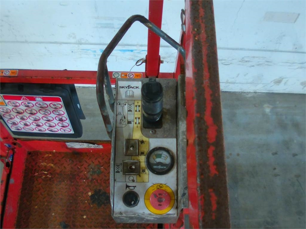 SkyJack SJ3219 - Scissor lift: picture 5 SkyJack SJ3219 - Scissor lift: picture 5