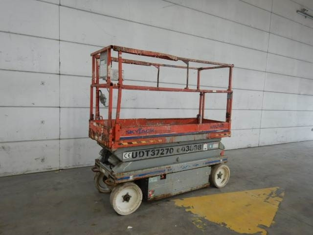 SkyJack SJ3220 - Scissor lift: picture 4 SkyJack SJ3220 - Scissor lift: picture 4