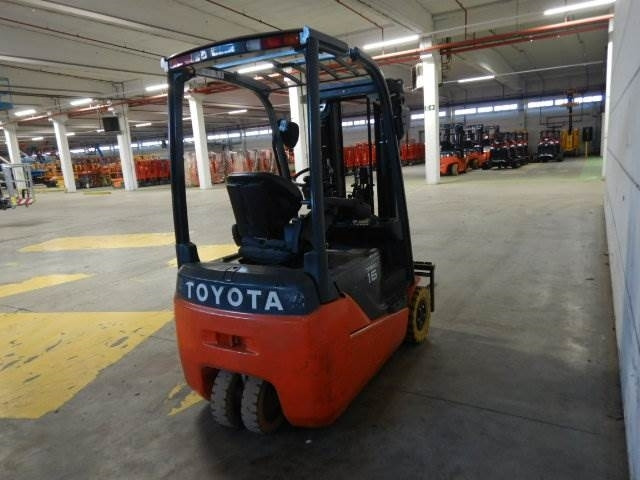 Toyota 8FBEK16T - Electric forklift: picture 3 Toyota 8FBEK16T - Electric forklift: picture 3