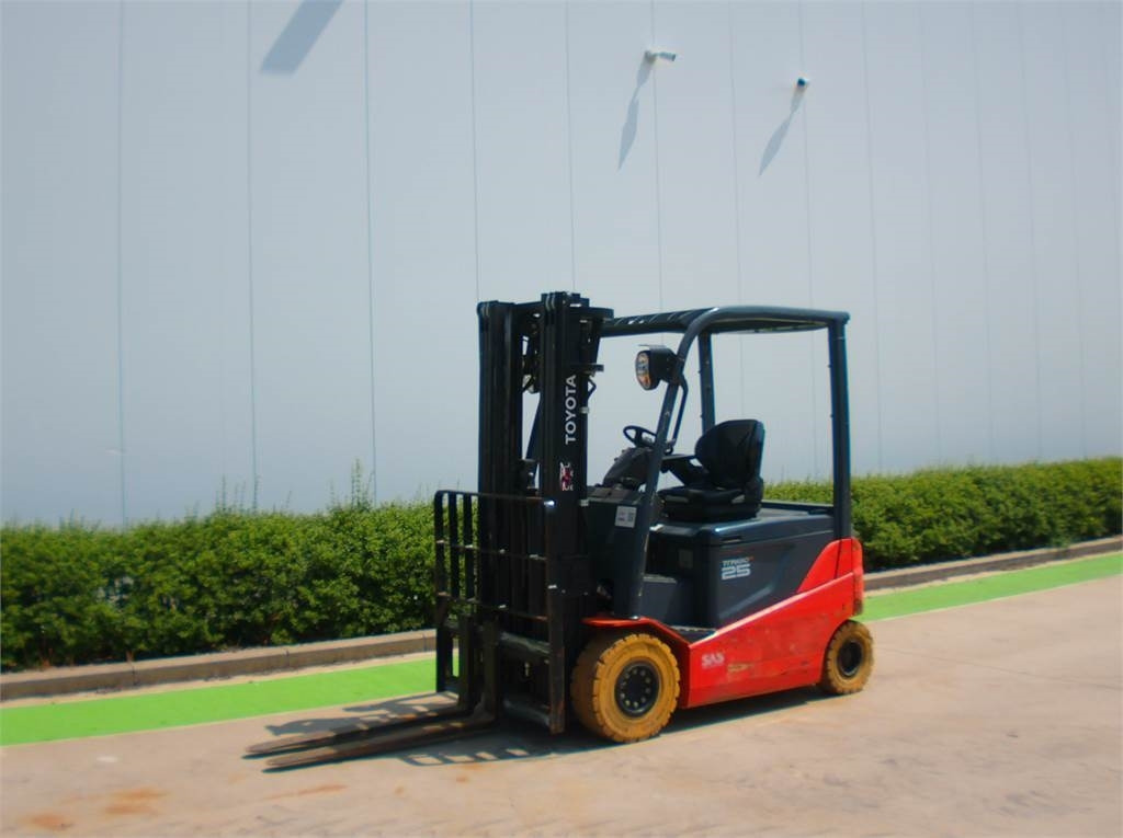 Toyota 8FBMKT25 - Electric forklift: picture 2 Toyota 8FBMKT25 - Electric forklift: picture 2