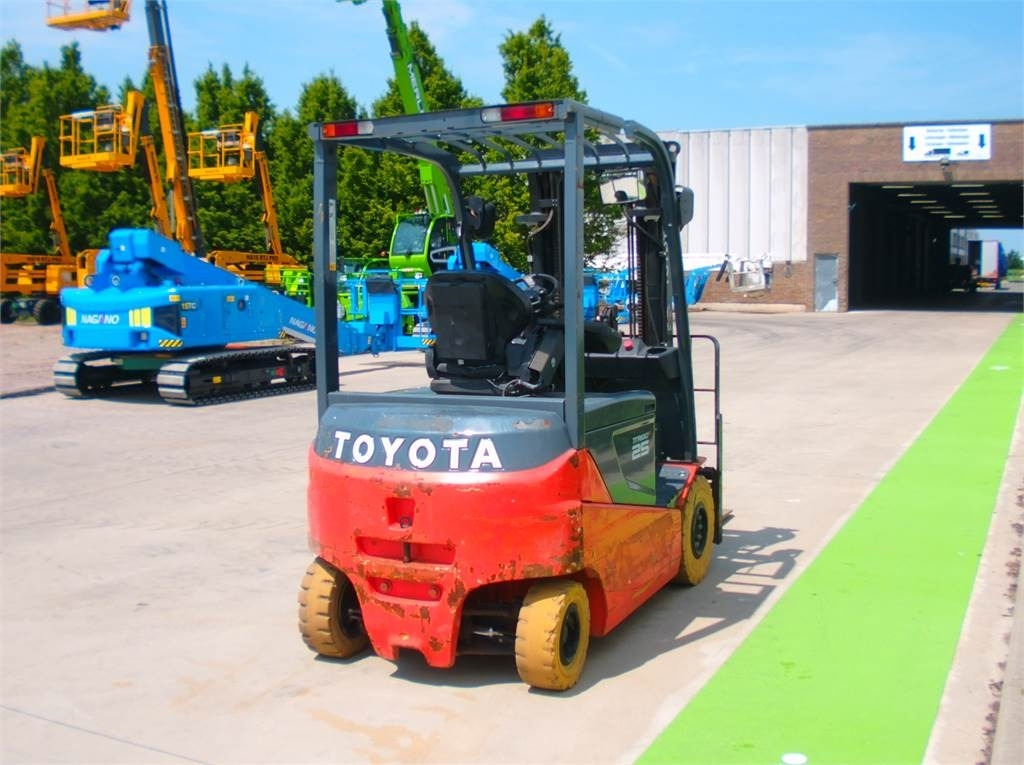 Toyota 8FBMKT25 - Electric forklift: picture 4 Toyota 8FBMKT25 - Electric forklift: picture 4