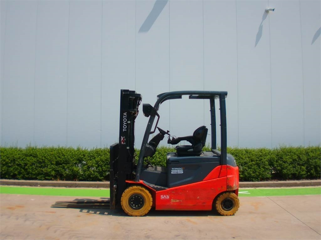 Toyota 8FBMKT25 - Electric forklift: picture 1 Toyota 8FBMKT25 - Electric forklift: picture 1