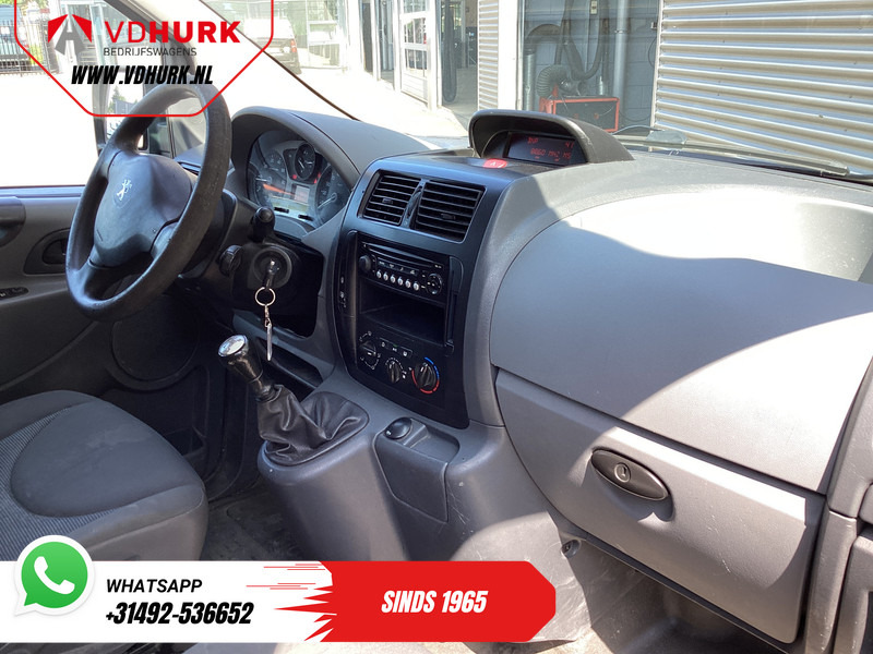 Peugeot Expert 1.6 HDI L2 DC Dubbel Cabine EXPORT ONLY DB Riem V.V./ APK 5-26'/ Airco/ Trekhaak - Small van, Combi van: picture 3 Peugeot Expert 1.6 HDI L2 DC Dubbel Cabine EXPORT ONLY DB Riem V.V./ APK 5-26'/ Airco/ Trekhaak - Small van, Combi van: picture 3