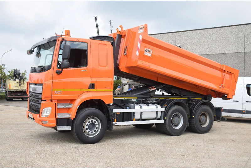 Hook lift truck DAF CF 460: picture 1