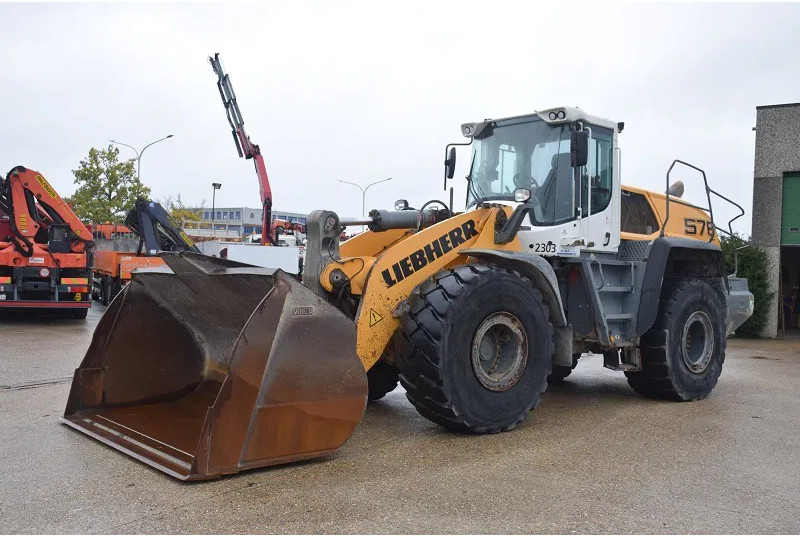 Liebherr L576 X power -stock id93 - Wheel loader: picture 2 Liebherr L576 X power -stock id93 - Wheel loader: picture 2