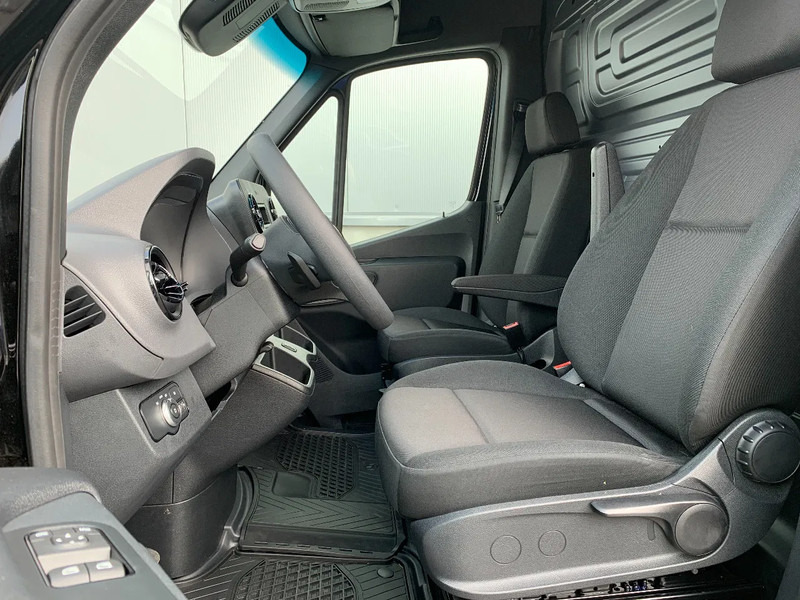 Mercedes-Benz Sprinter 319 CDI*L2H2*TREKHAAK 3,5 TON*ZIJDEUR ELEKTR* - Panel van: picture 3 Mercedes-Benz Sprinter 319 CDI*L2H2*TREKHAAK 3,5 TON*ZIJDEUR ELEKTR* - Panel van: picture 3