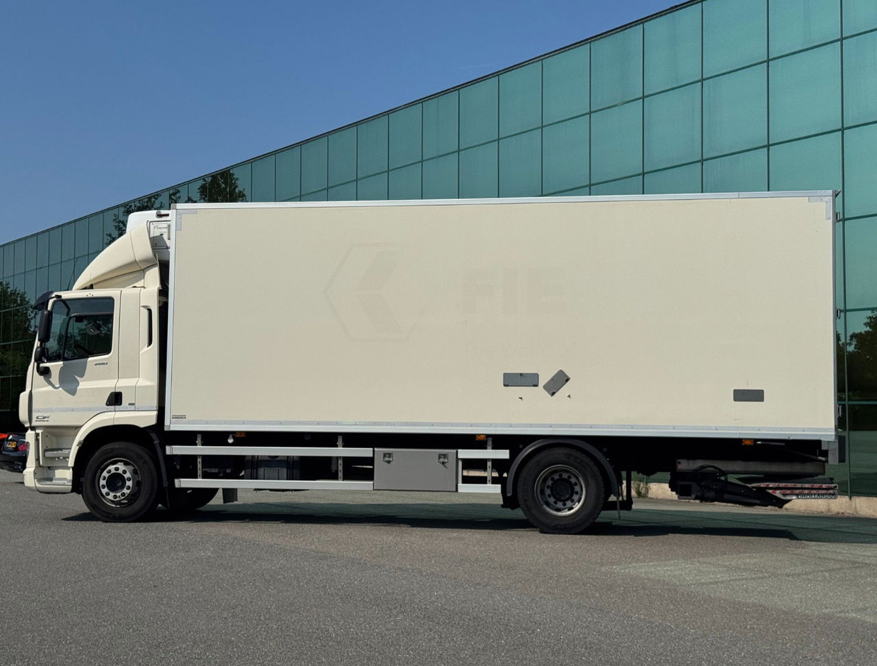 DAF CF 250 Carrier Supra 1150 Multi Temp 561.000 KM Tail Lift NL Truck - Refrigerator truck: picture 2 DAF CF 250 Carrier Supra 1150 Multi Temp 561.000 KM Tail Lift NL Truck - Refrigerator truck: picture 2