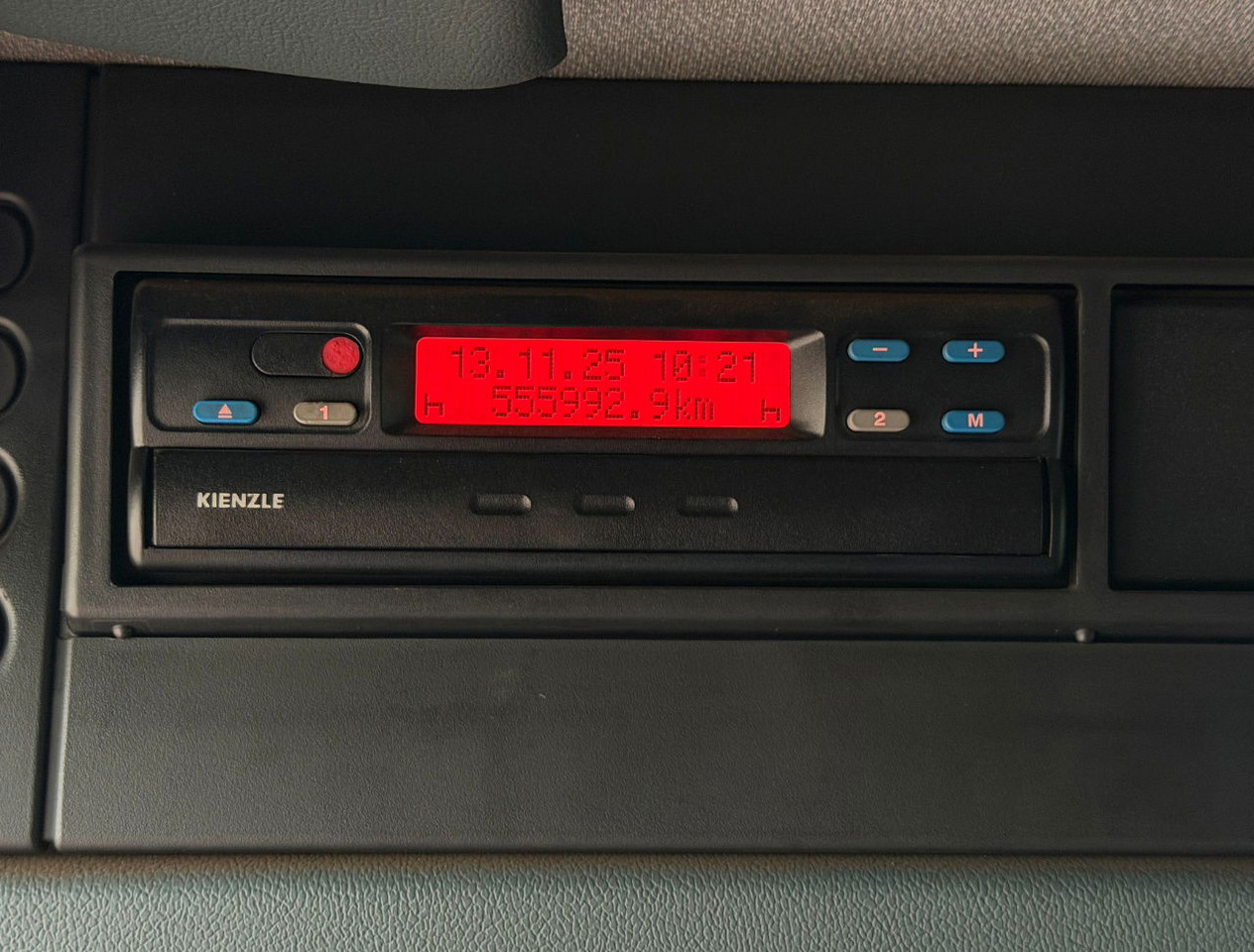 Box truck DAF CF 75.250 Euro 3 Manual Gearbox VAN Beurden Isolated BOX Tail Lift Super Condition NL-Truck: picture 11