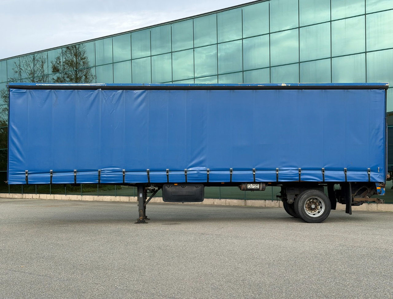 Floor FL0-12-102 City Trailer Tail Lift Good Condition Holland-Trailer - Curtainsider semi-trailer: picture 2 Floor FL0-12-102 City Trailer Tail Lift Good Condition Holland-Trailer - Curtainsider semi-trailer: picture 2