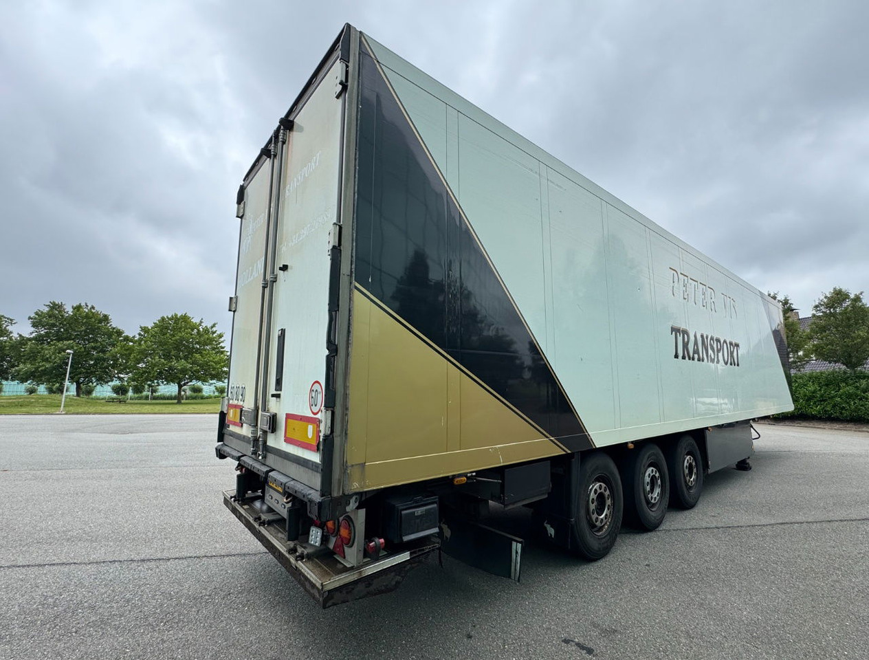 Schmitz Cargobull SKO24 Thermo King SL200e Only 8.900 Hours 270 CM High 250 CM Wide Disc Brakes Lift Axle NL Trailer - Refrigerator semi-trailer: picture 5 Schmitz Cargobull SKO24 Thermo King SL200e Only 8.900 Hours 270 CM High 250 CM Wide Disc Brakes Lift Axle NL Trailer - Refrigerator semi-trailer: picture 5