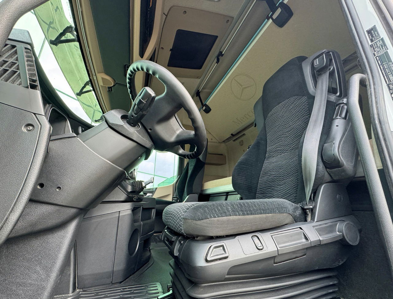 Tractor unit Mercedes-Benz Actros 1945 382.000 KM PTO + Hydraulics TOP Condition: picture 7