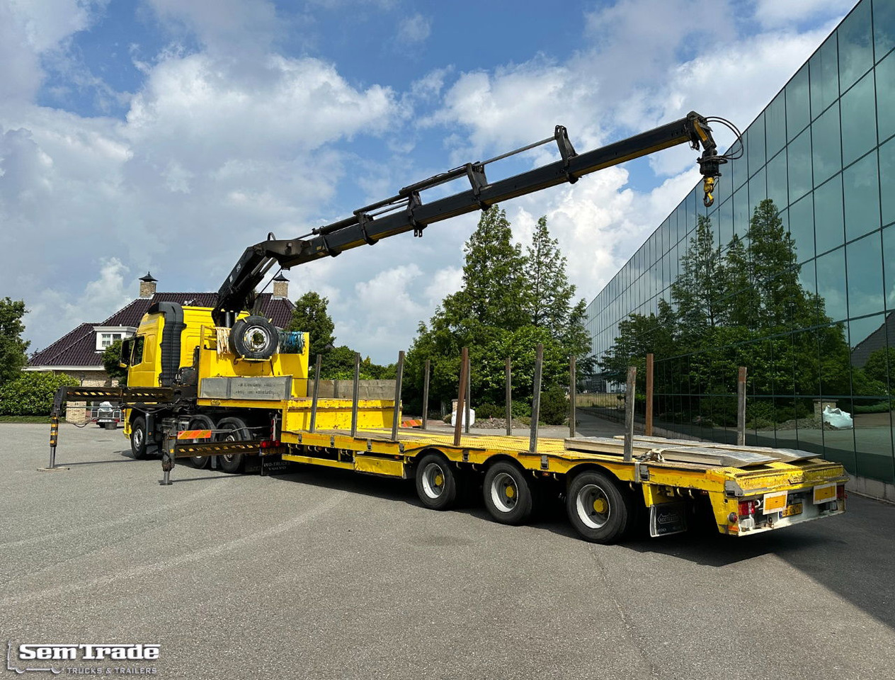 Volvo FH 12.460 Manual Gear 6X2 Euro 3 Only 493.000 KM Hiab 350 - 5 With Nootebo - Tractor unit: picture 3 Volvo FH 12.460 Manual Gear 6X2 Euro 3 Only 493.000 KM Hiab 350 - 5 With Nootebo - Tractor unit: picture 3