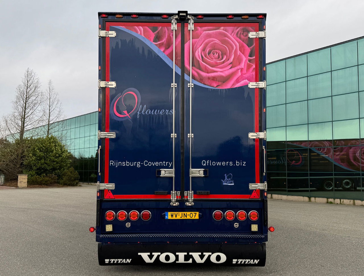 Volvo FH 460 Full Options Special Flower Show Truck Unique Condition - Refrigerator truck: picture 4 Volvo FH 460 Full Options Special Flower Show Truck Unique Condition - Refrigerator truck: picture 4