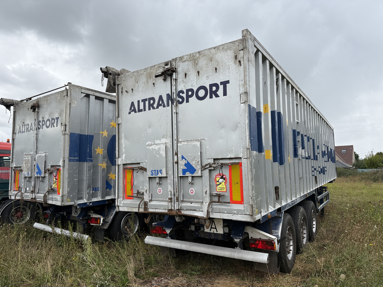 STAS 67m3 ADR classes EX II. FL. OX. AT - Tipper semi-trailer: picture 2 STAS 67m3 ADR classes EX II. FL. OX. AT - Tipper semi-trailer: picture 2