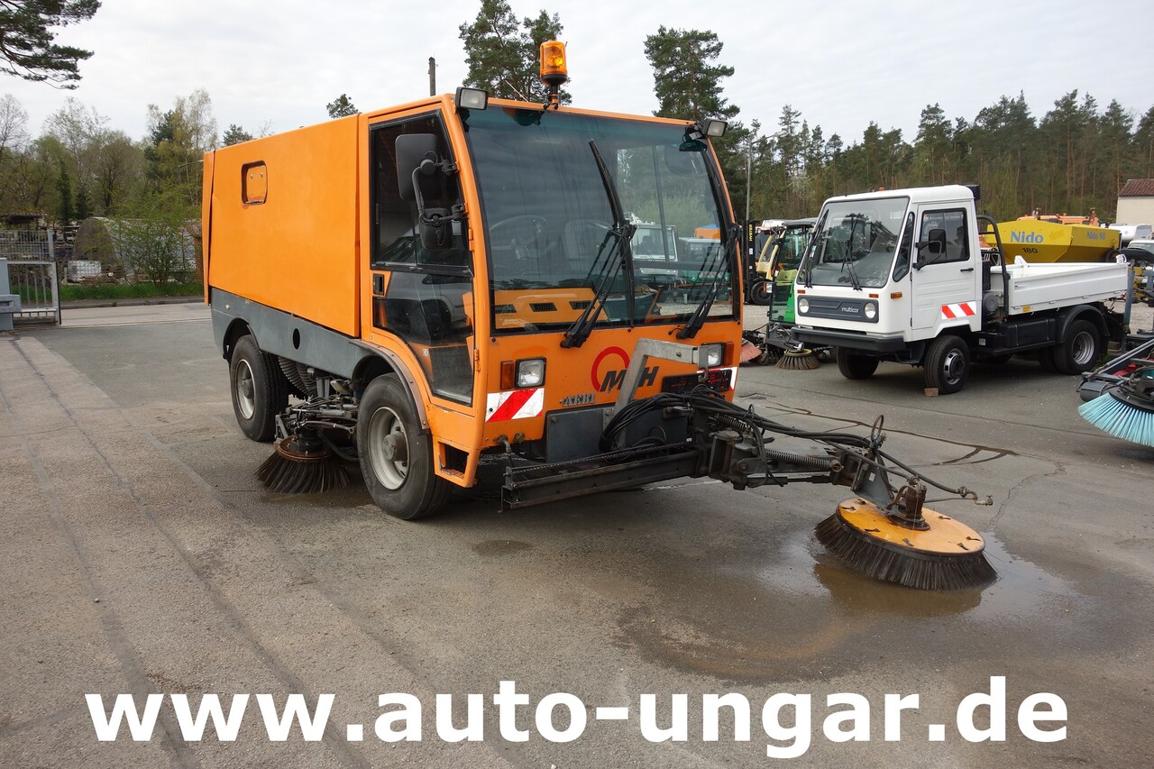 Aebi Schmidt MFH 5000 Kehrmaschine 4-Rad Lenkung Wildkrautbesen - Road sweeper: picture 1 Aebi Schmidt MFH 5000 Kehrmaschine 4-Rad Lenkung Wildkrautbesen - Road sweeper: picture 1