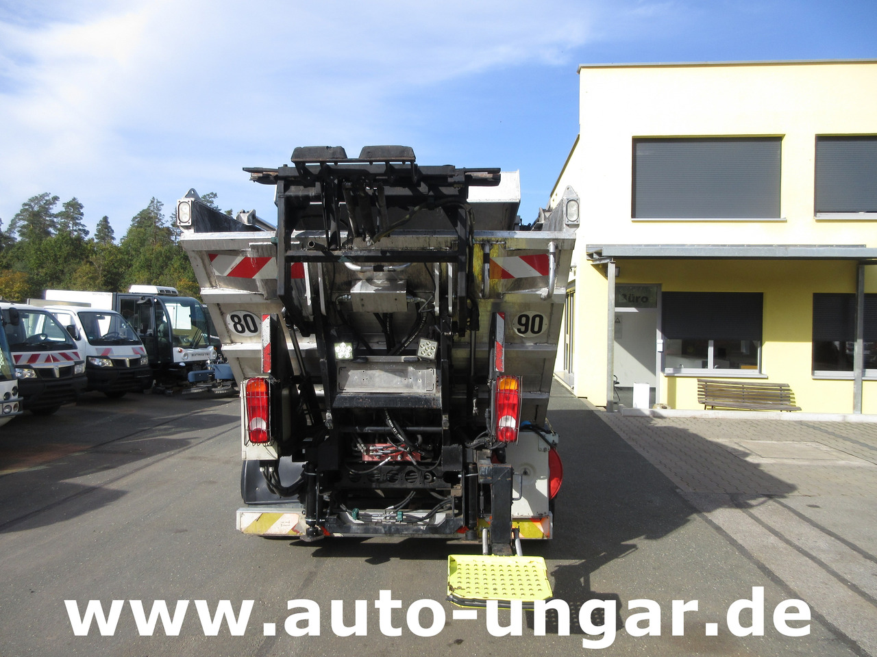 Garbage truck Isuzu NPR 75 Müllwagen Provence Benne - Faun Lifter Presse Kipper Trittbrett Bj 12: picture 20