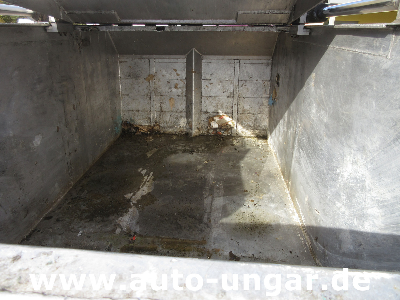 Garbage truck Isuzu NPR 75 Müllwagen Provence Benne - Faun Lifter Presse Kipper Trittbrett Bj 12: picture 8