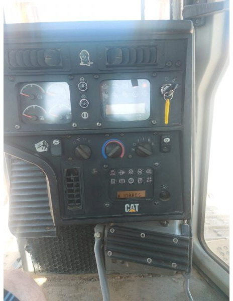 Bulldozer Caterpillar D6T XL: picture 8