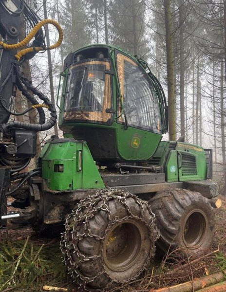 John Deere 1010E 8W - Forwarder: picture 3 John Deere 1010E 8W - Forwarder: picture 3