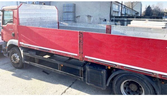 Dropside/ Flatbed truck, Crane truck MAN 6m TGM 18.340 +Palfinger 12001 radio: picture 9 Dropside/ Flatbed truck, Crane truck MAN 6m TGM 18.340 +Palfinger 12001 radio: picture 9